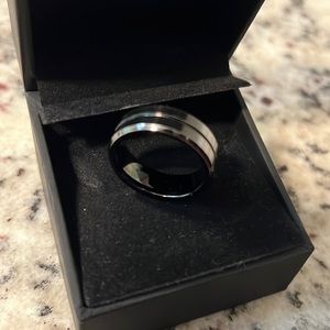 Men’s size 11 Tuscan black and silver ring